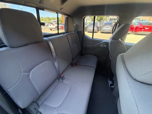 Used 2019 Nissan Frontier SV AWD/4WD image 18