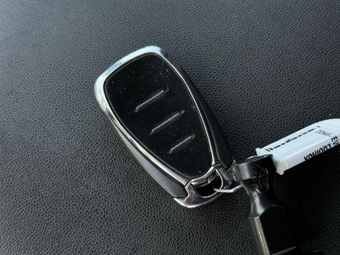 Used 2018 Chevrolet Equinox LT image 33