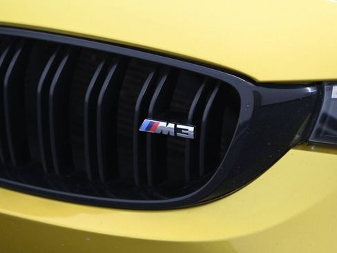 Used 2018 BMW M3 RWD image 10