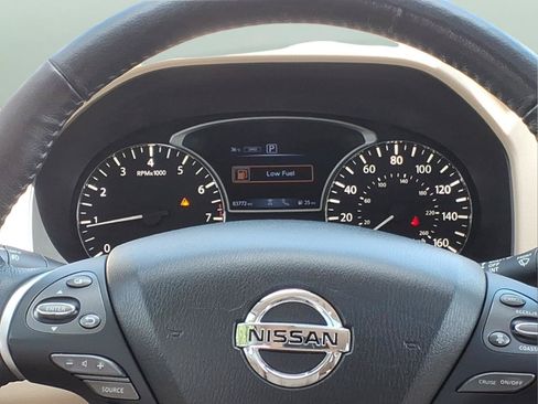 Used 2018 Nissan Pathfinder Platinum AWD/4WD image 11