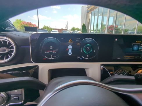 Used 2020 Mercedes-Benz CLA 250 image 11