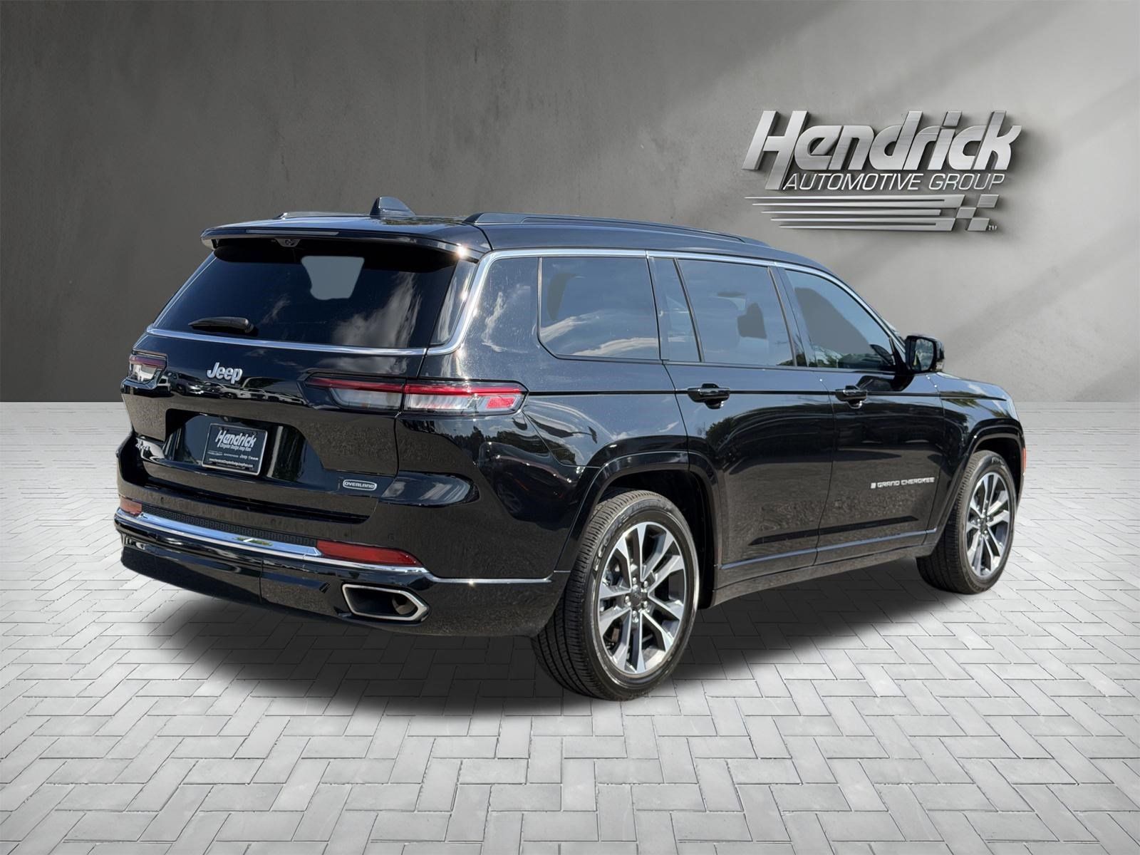 Used 2024 Jeep Grand Cherokee L Overland w/ Advanced Protech Group III AWD/4WD image 10