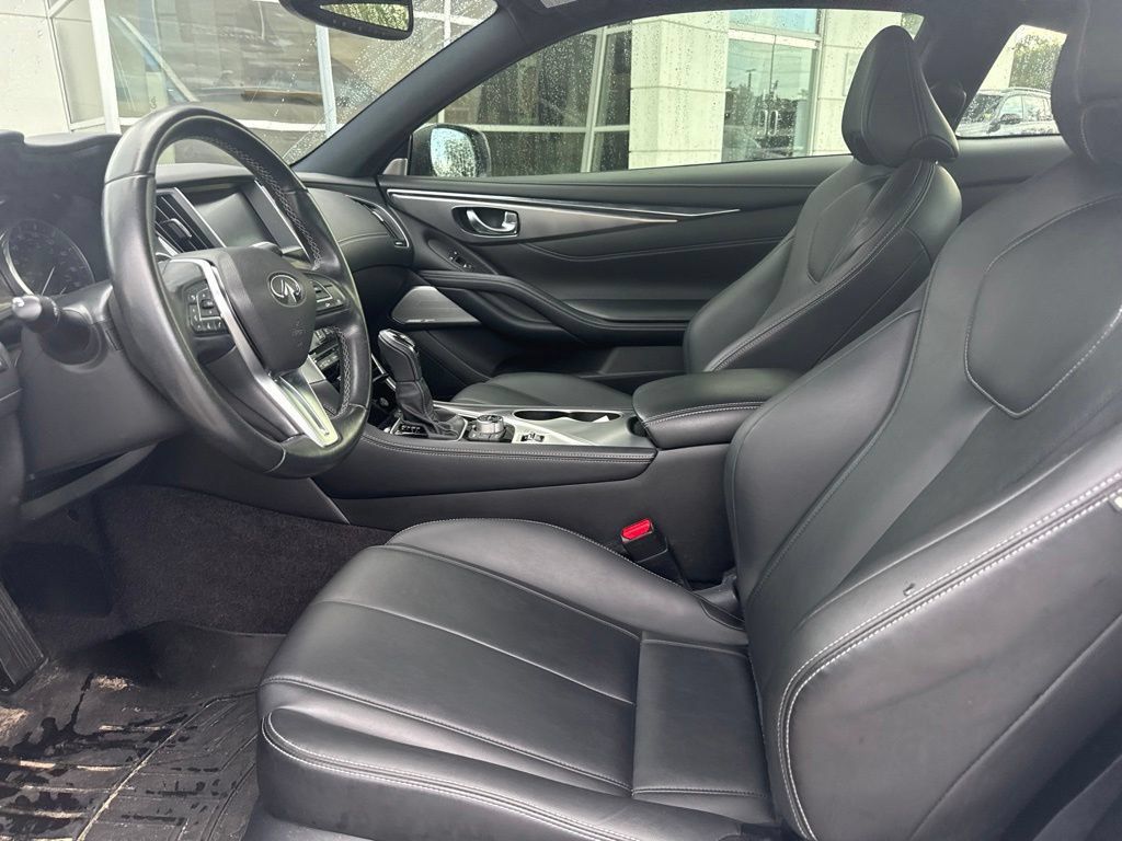Used 2019 INFINITI Q60 3.0t Luxe w/ Cargo Package RWD image 2