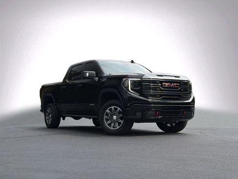 Used 2024 GMC Sierra 1500 AT4 w/ Technology Package AWD/4WD image 2