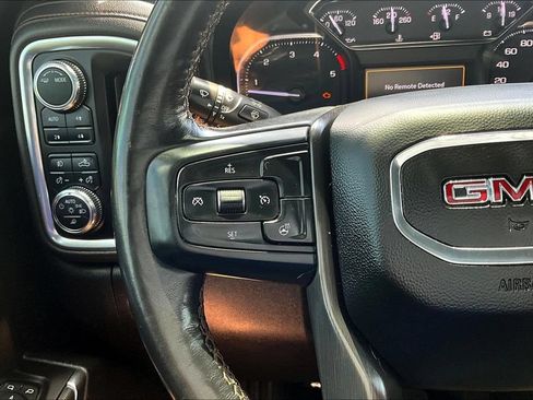 Used 2022 GMC Sierra 2500 AT4 w/ AT4 Preferred Package AWD/4WD image 12