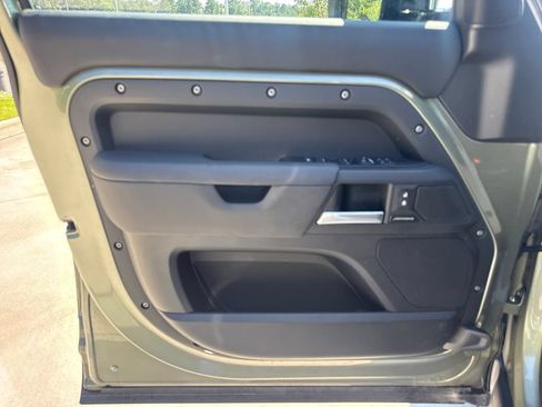 Used 2025 Land Rover Defender 110 S AWD/4WD image 13