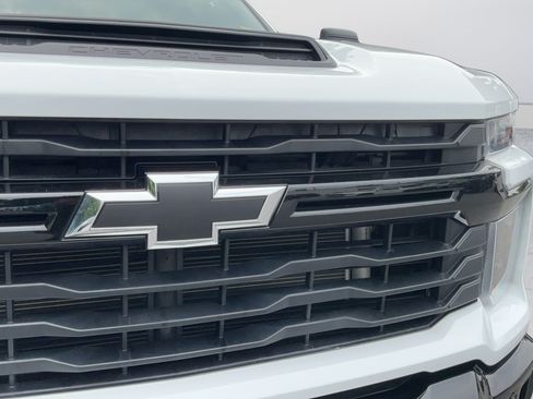 Used 2025 Chevrolet Silverado 2500 Custom w/ Custom Value Package AWD/4WD image 31