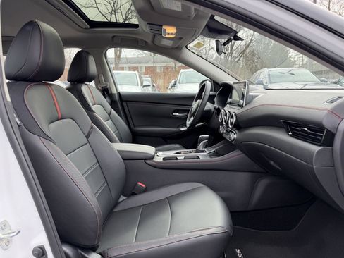 Used 2025 Nissan Sentra SR w/ SR Premium Package image 13