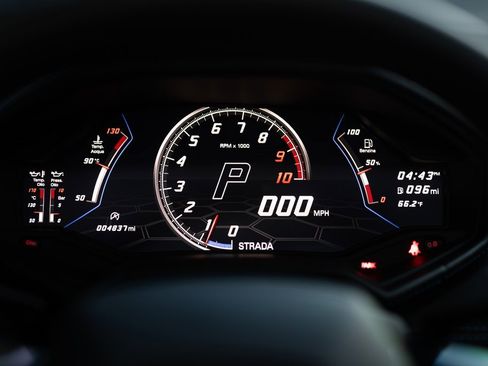 Used 2020 Lamborghini Huracan EVO image 36