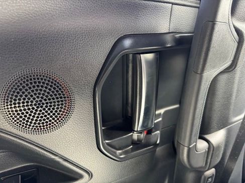 Used 2025 Toyota Sienna Platinum image 17