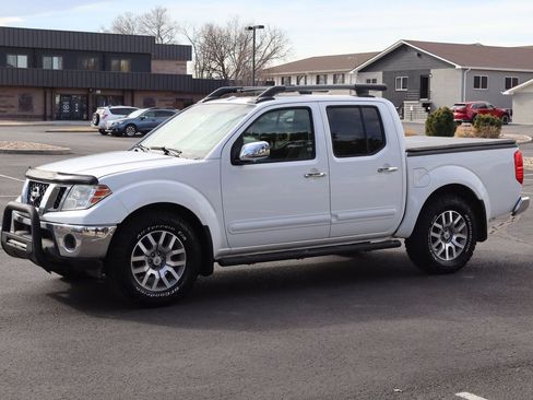 Used 2011 Nissan Frontier SL w/ Moonroof Pkg image 10