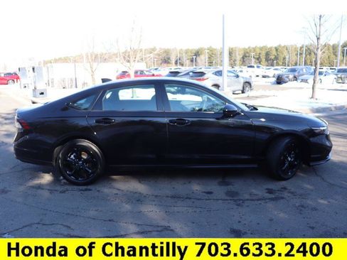 Certified 2025 Honda Accord SE image 8