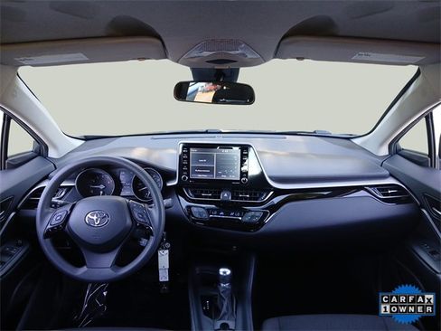 Used 2021 Toyota C-HR LE image 38