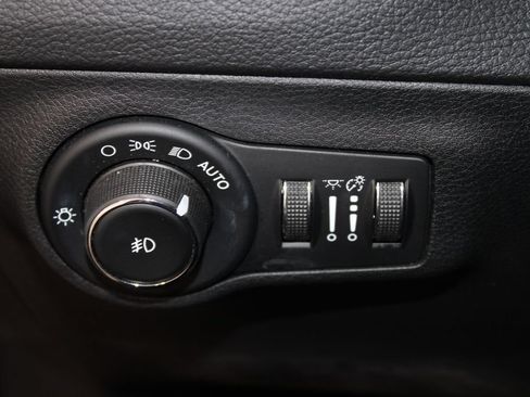 Used 2018 Jeep Compass Trailhawk w/ Leather Interior Group AWD/4WD image 39