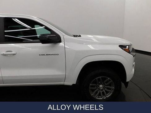 Used 2023 Chevrolet Colorado LT w/ LT Convenience Package II AWD/4WD image 24