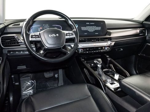 Certified 2024 Kia Telluride S w/ S Sunroof Package AWD/4WD image 7