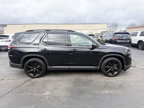 Used 2025 Honda Pilot Black Edition image 5
