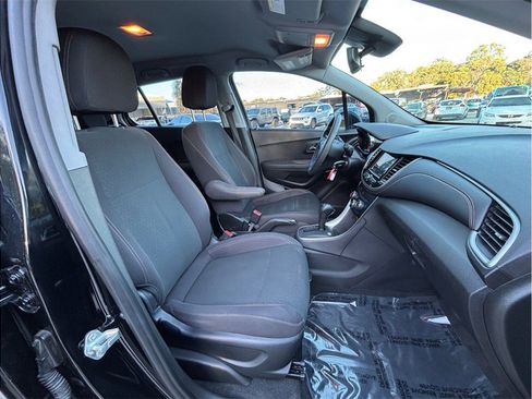 Used 2019 Chevrolet Trax LS image 31