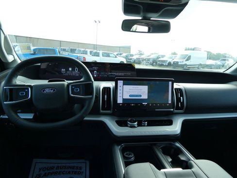 New 2027 Ford Expedition Active AWD/4WD image 16