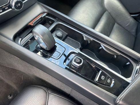 Used 2024 Volvo S60 B5 Plus image 7