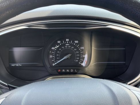 Used 2020 Ford Fusion SE FWD image 30
