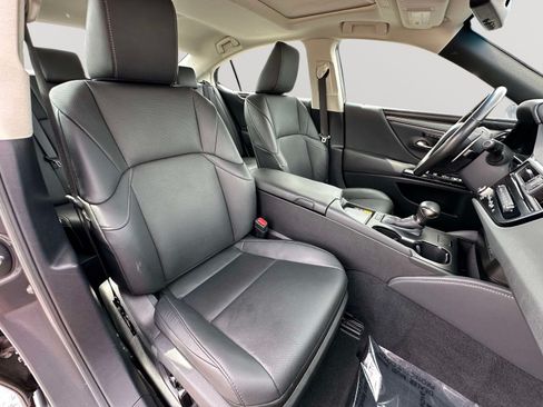 Used 2024 Lexus ES 350 w/ Premium Package FWD image 28