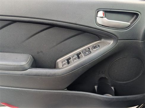 Used 2018 Kia Forte LX image 28