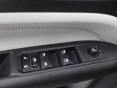 Used 2023 Jeep Compass Limited w/ Elite Group AWD/4WD image 41