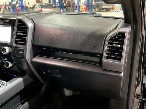 Used 2017 Ford F150 XLT w/ Equipment Group 302A Luxury image 16