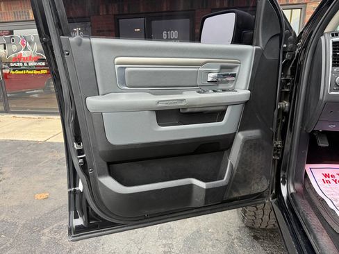 Used 2013 RAM 1500 Classic SLT w/ Premium Display Pkg image 18