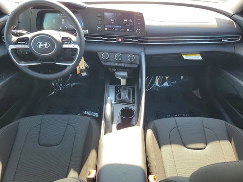 New 2026 Hyundai Elantra SE image 10