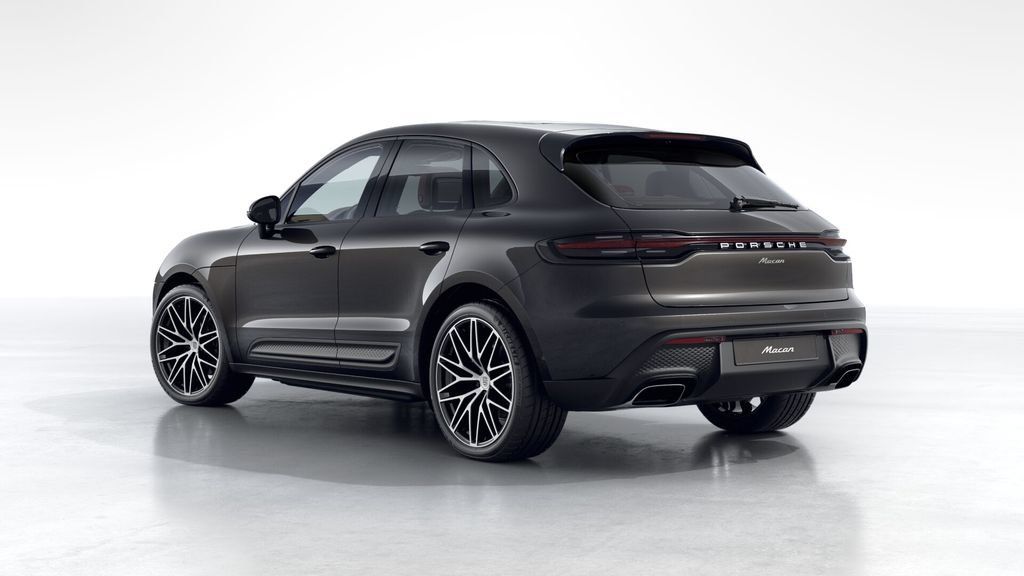 Certified 2023 Porsche Macan AWD/4WD image 3