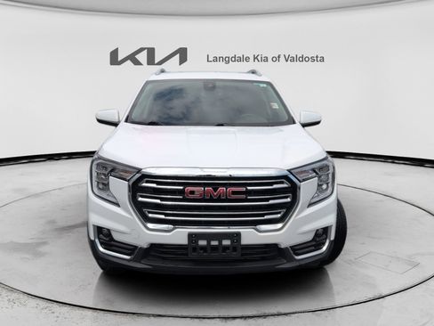 Used 2024 GMC Terrain SLT AWD/4WD image 12