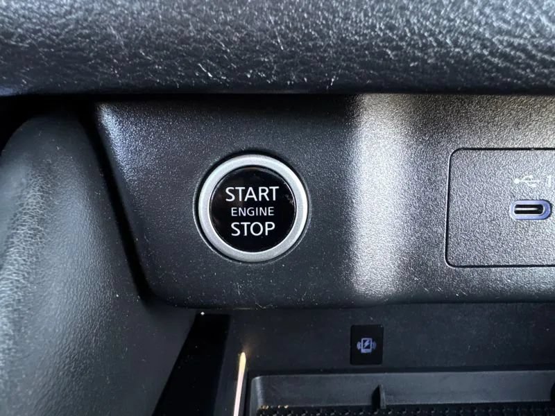 Used 2021 Nissan Rogue Platinum FWD image 37