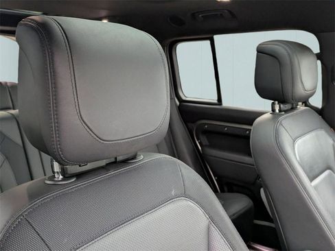 Used 2023 Land Rover Defender 130 X-Dynamic SE image 42