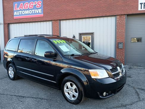 Used 2010 Dodge Grand Caravan SXT w/ Entertainment Group 2 image 1
