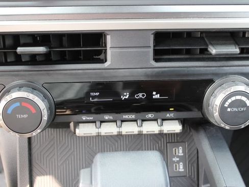 Used 2025 Toyota 4Runner SR5 AWD/4WD image 15