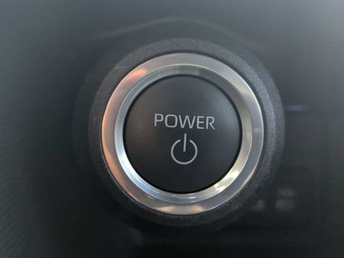 Used 2023 Toyota Venza XLE AWD/4WD image 19