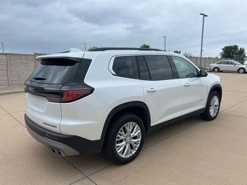 Used 2025 GMC Acadia Elevation w/ Elevation Premium Package image 4