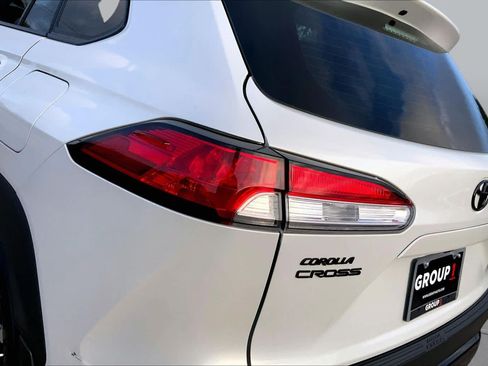 Used 2024 Toyota Corolla Cross AWD Hybrid image 28