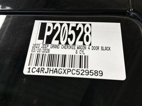 Used 2023 Jeep Grand Cherokee Altitude image 31