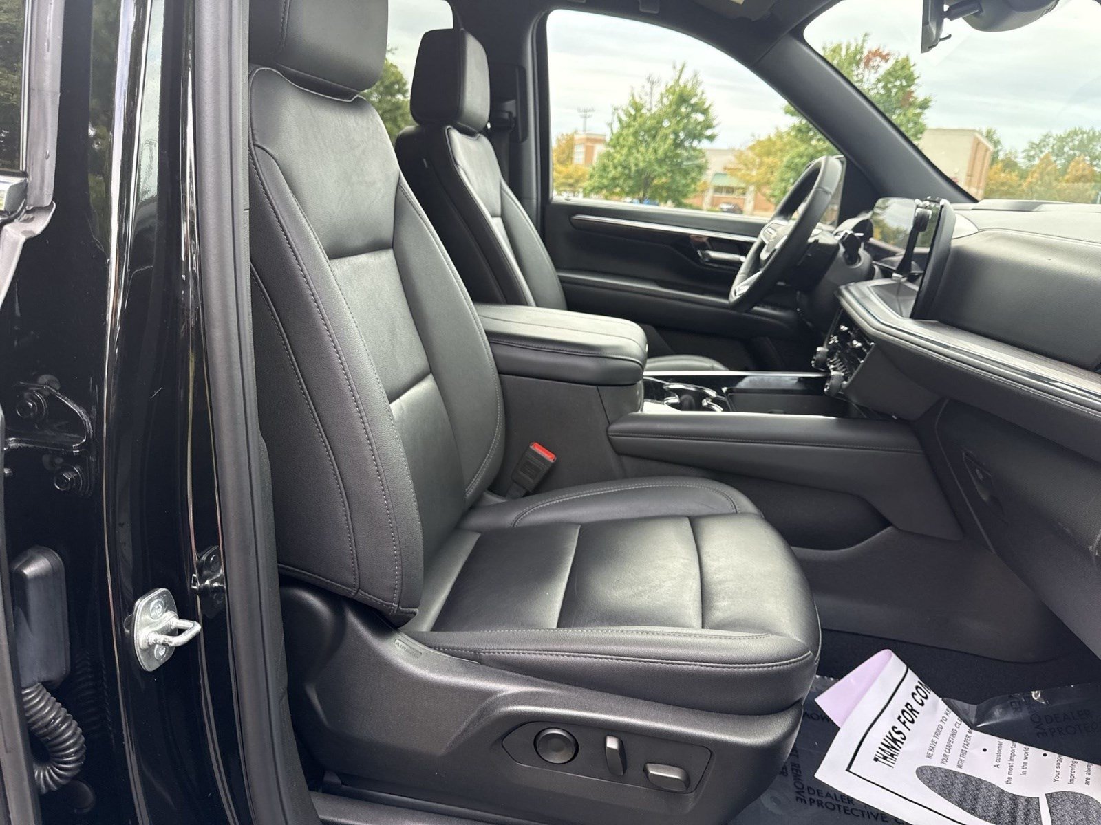 Used 2025 Chevrolet Tahoe LT AWD/4WD image 26