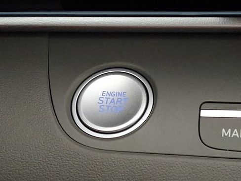 Certified 2025 Hyundai Elantra SEL FWD image 32