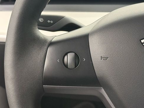 Used 2022 Tesla Model Y Performance image 24