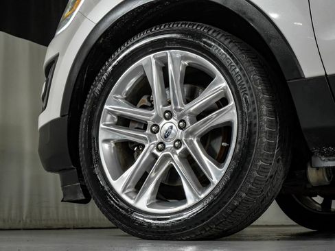Used 2017 Ford Explorer XLT w/ Equipment Group 202A FWD image 51