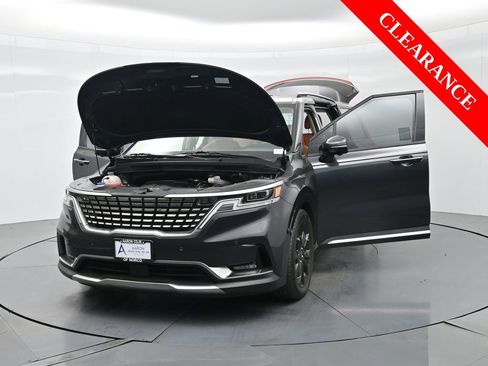 Used 2023 Kia Carnival SX Prestige image 42
