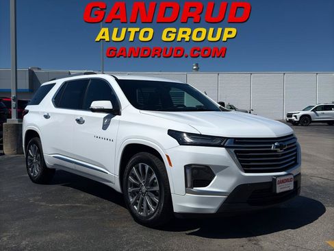 Certified 2023 Chevrolet Traverse Premier AWD/4WD image 1