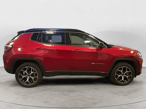 Used 2025 Jeep Compass Limited AWD/4WD image 7
