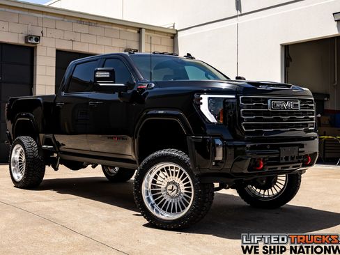 Used 2024 GMC Sierra 2500 AT4 w/ AT4 Premium Plus Package AWD/4WD image 1