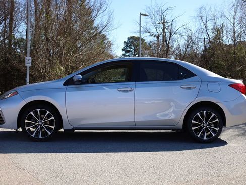 Used 2017 Toyota Corolla SE image 3